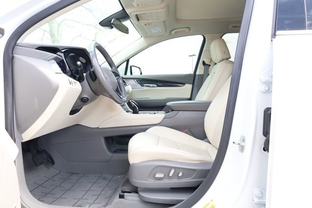 Used 2023 Cadillac XT6 Premium Luxury image 11