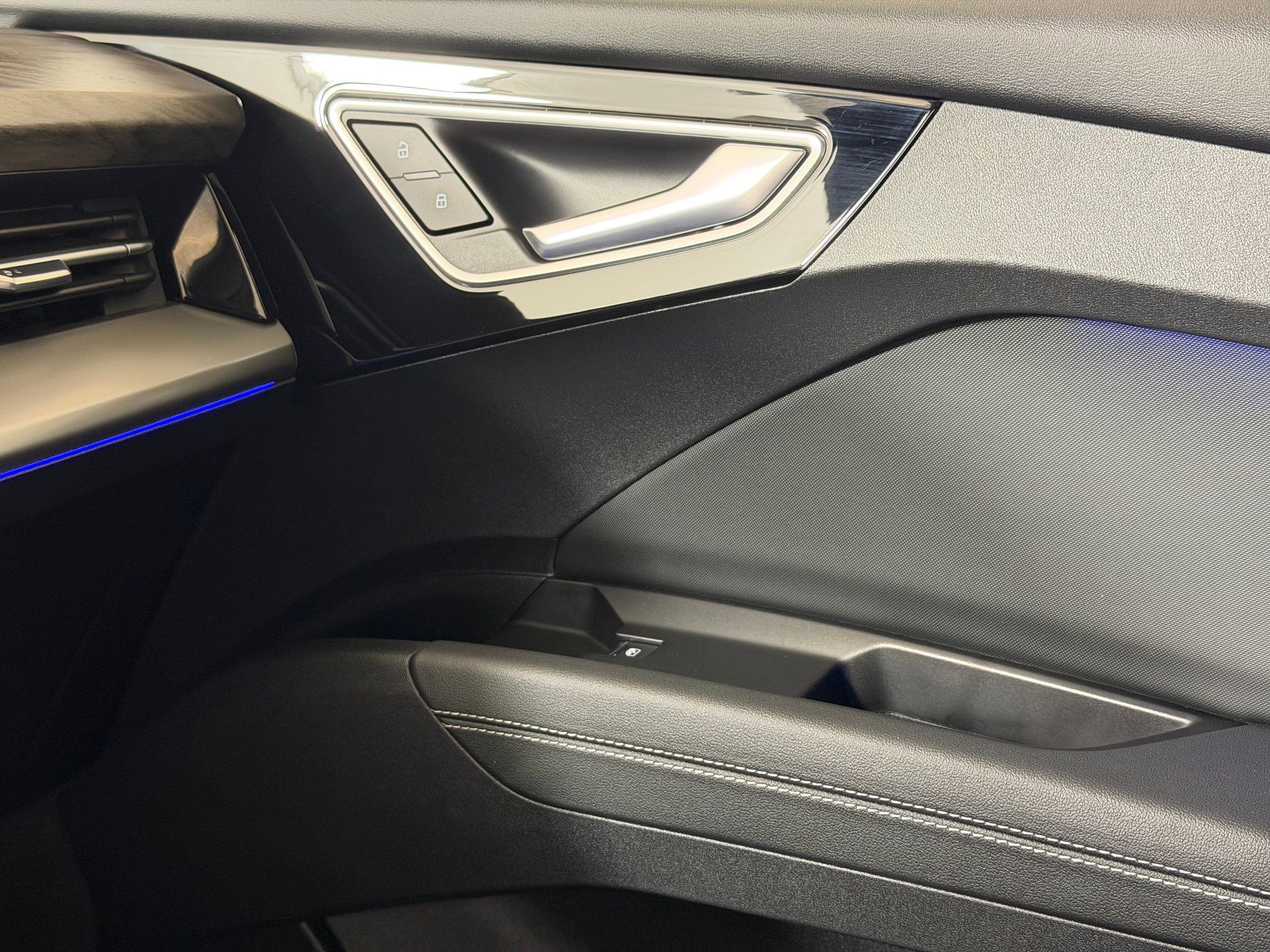 Used 2023 Audi Q4 e-tron Premium Plus w/ Premium Plus image 26