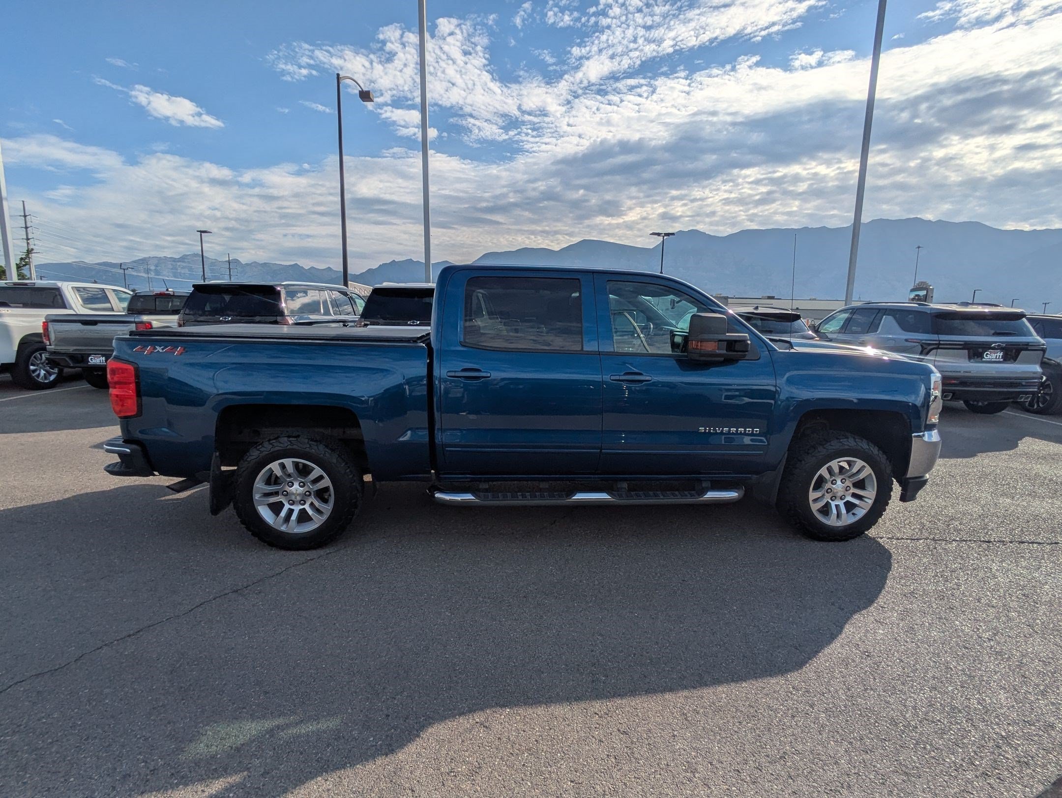 Used 2018 Chevrolet Silverado 1500 LT w/ LT Fleet Convenience Package AWD/4WD image 2