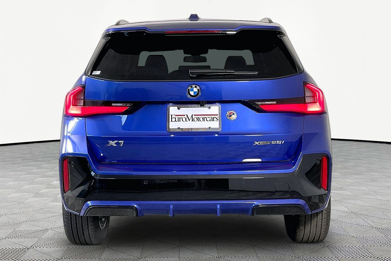 New 2026 BMW X1 xDrive28i w/ M Sport Package AWD/4WD image 5