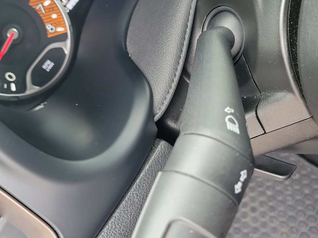 Used 2023 Jeep Renegade Latitude image 40