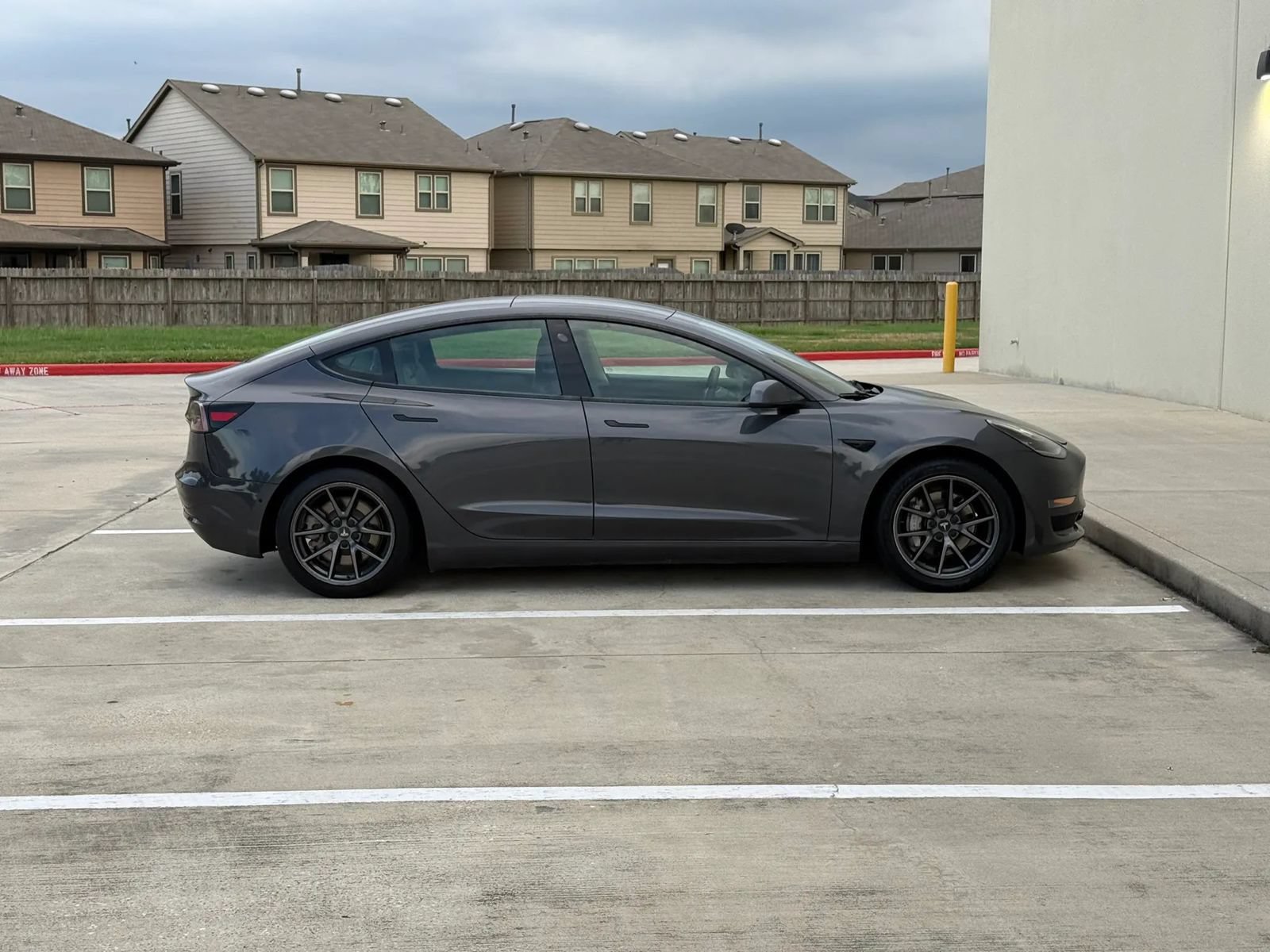 Used 2021 Tesla Model 3 Standard Range Plus RWD image 8