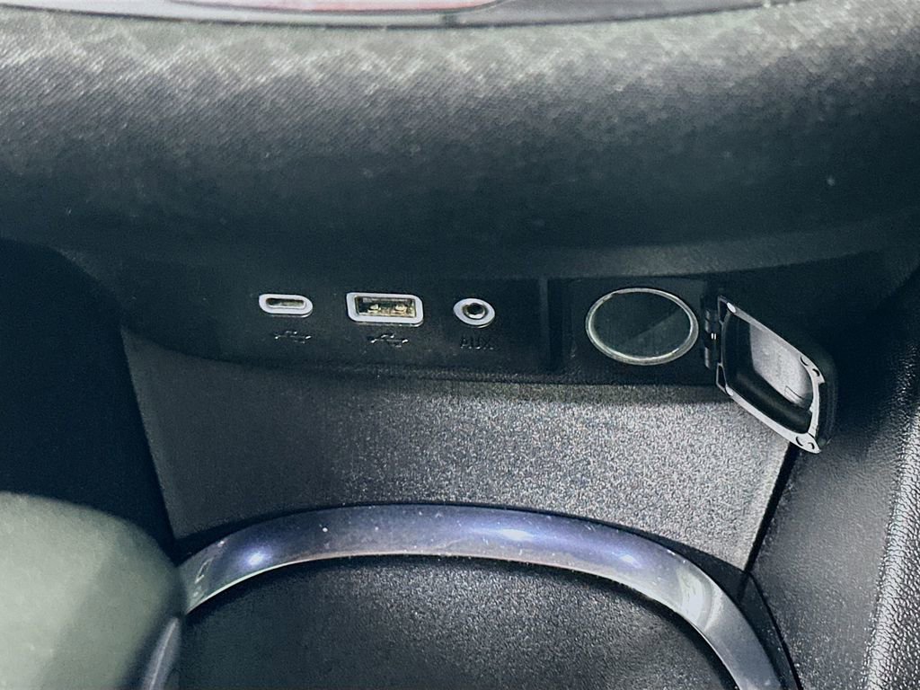 Used 2023 Chevrolet Malibu LT image 30