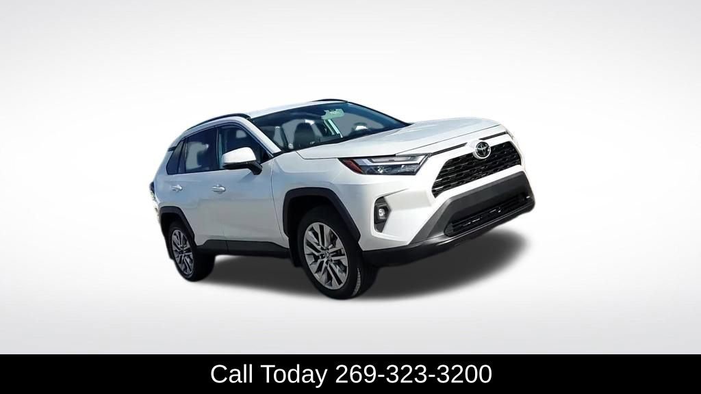 Used 2024 Toyota RAV4 XLE Premium image 8