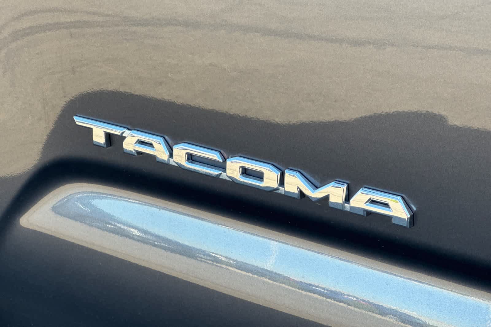 Certified 2023 Toyota Tacoma TRD Off-Road AWD/4WD image 30