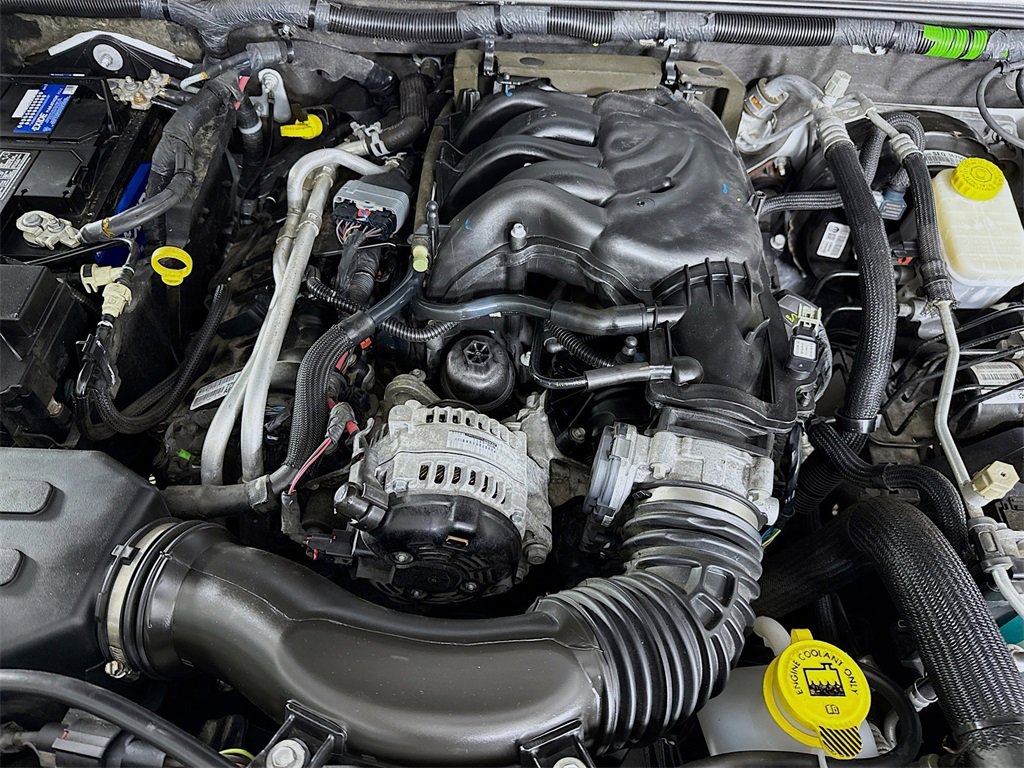 Used 2017 Jeep Wrangler Unlimited Rubicon w/ Connectivity Group image 31