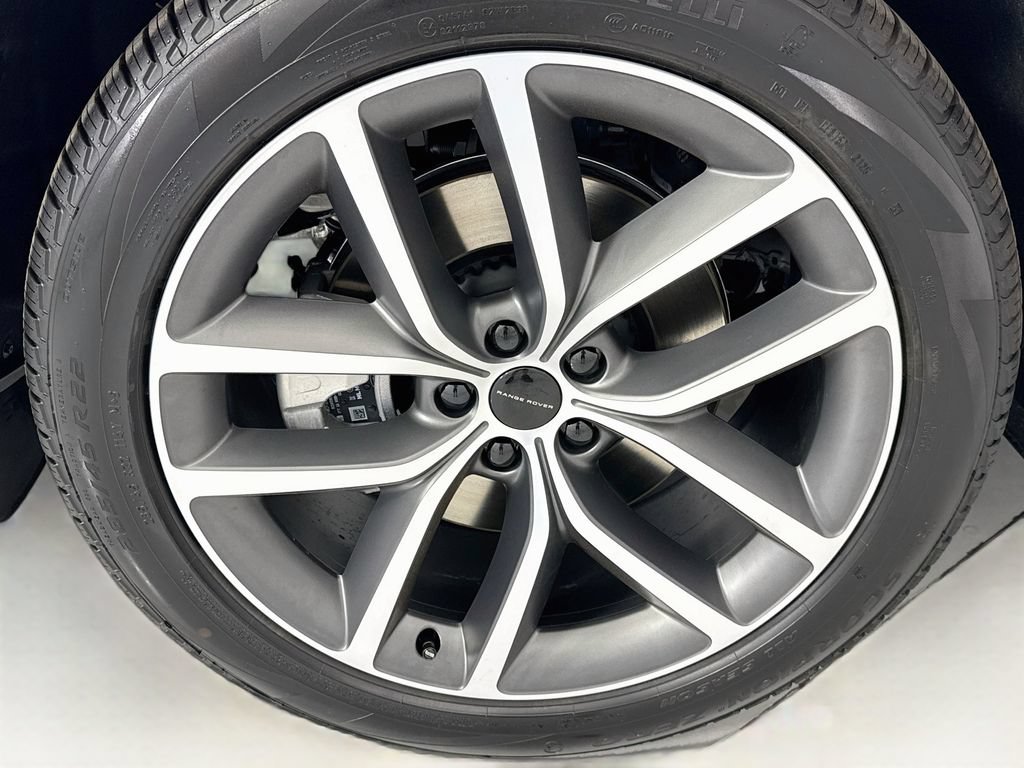 New 2026 Land Rover Range Rover Long Wheelbase SE AWD/4WD image 32