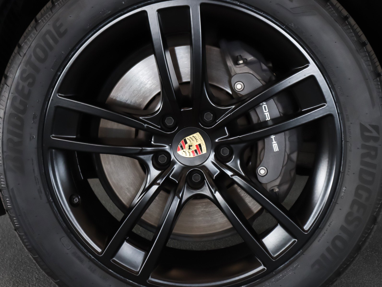 Used 2024 Porsche Cayenne Coupe AWD/4WD image 28