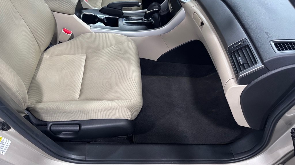 Used 2015 Honda Accord LX image 24