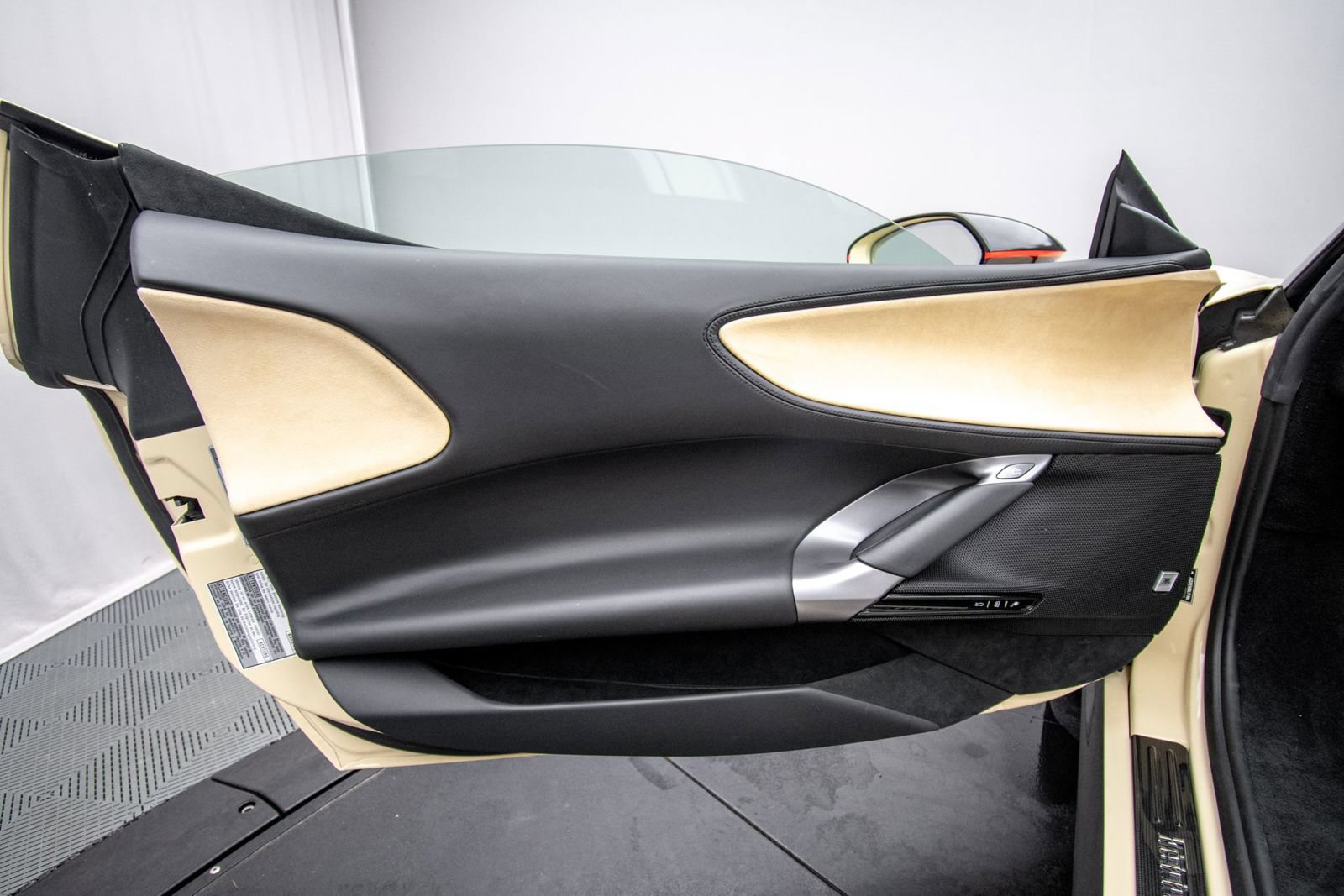 Used 2024 Ferrari SF90 Spider AWD/4WD image 52