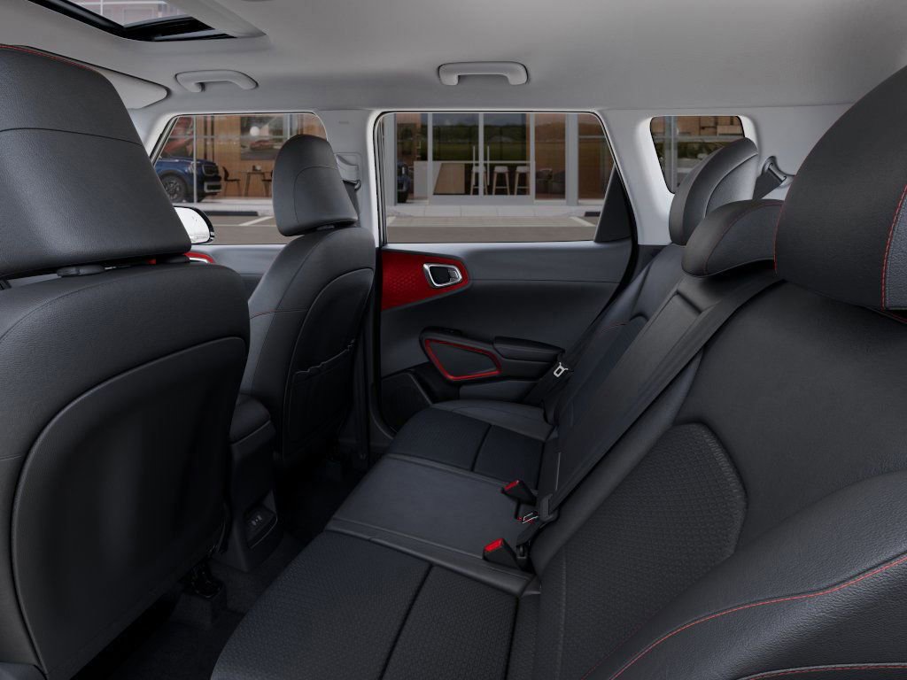 Certified 2025 Kia Soul GT-Line image 18