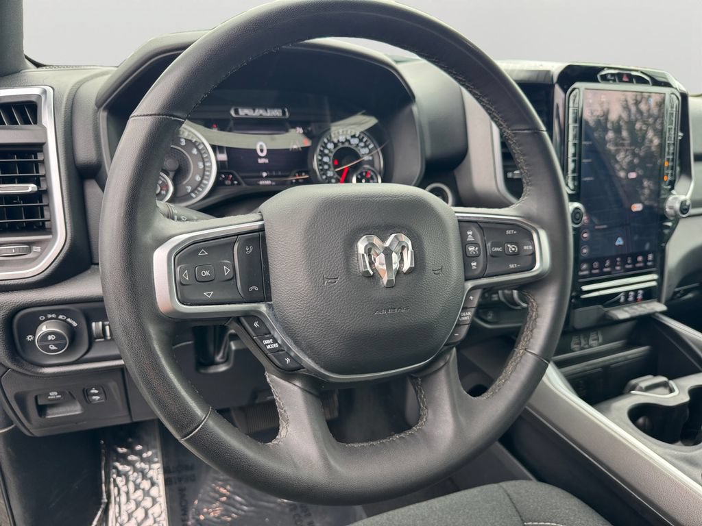 Used 2025 RAM 1500 Big Horn AWD/4WD image 17