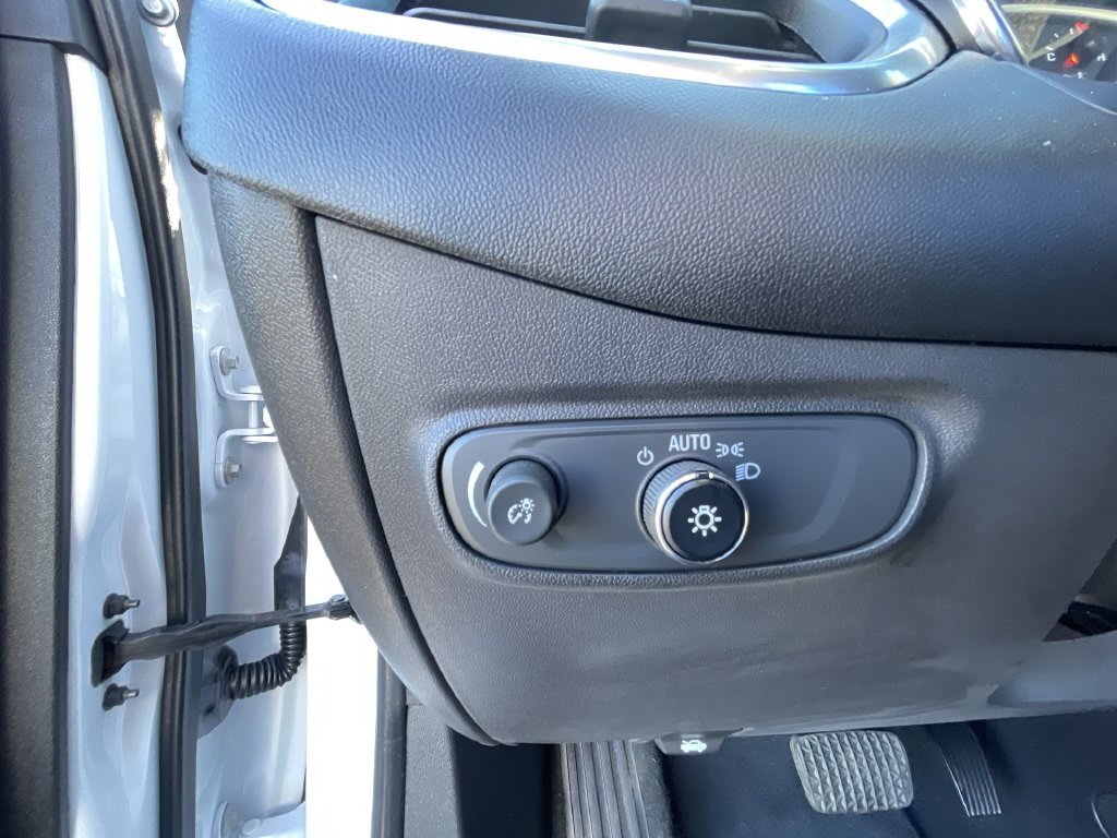 Used 2022 Chevrolet Equinox LT AWD/4WD image 18