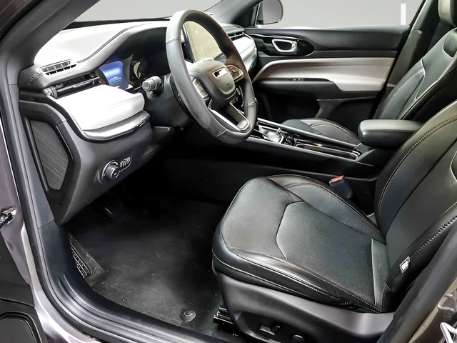Used 2023 Jeep Compass Limited AWD/4WD image 9