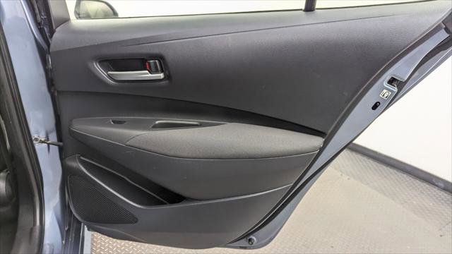 Used 2020 Toyota Corolla LE image 19