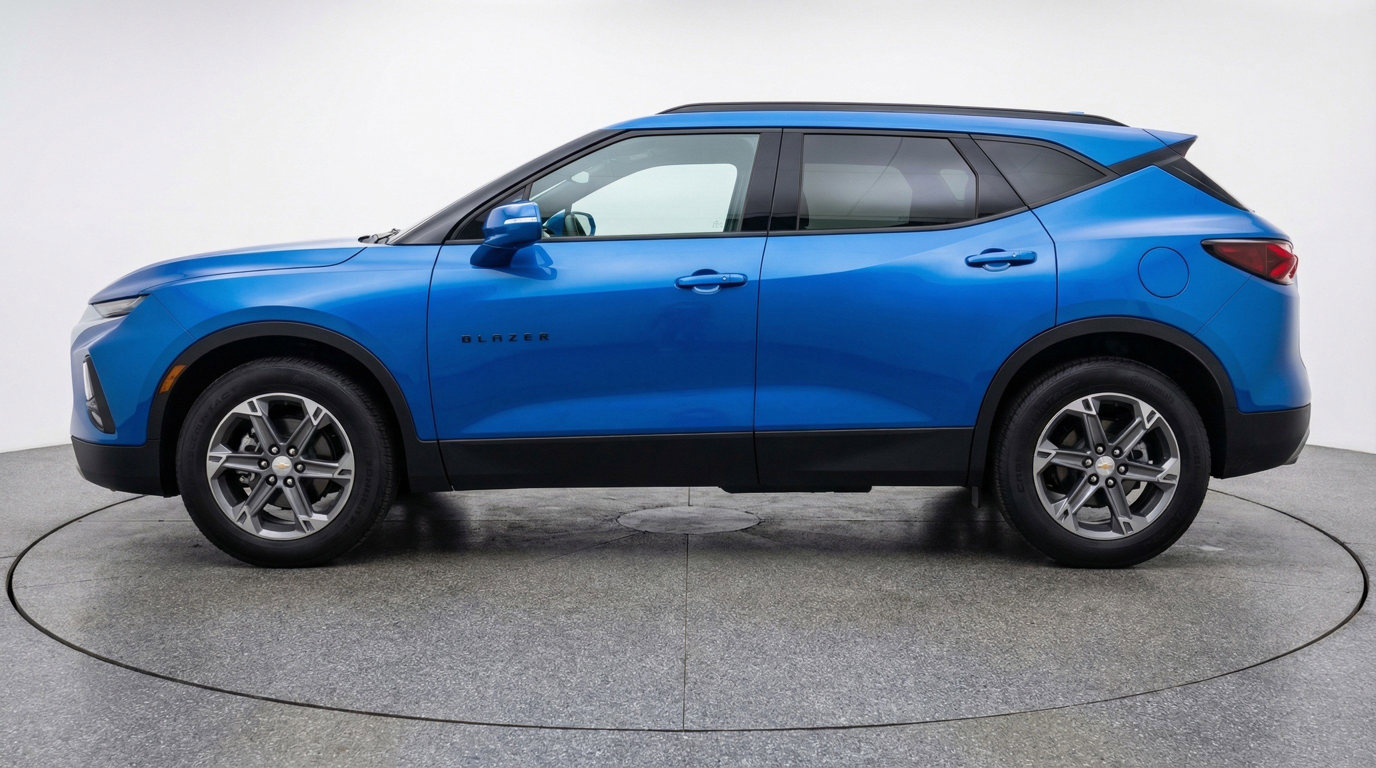 Used 2025 Chevrolet Blazer LT FWD image 5
