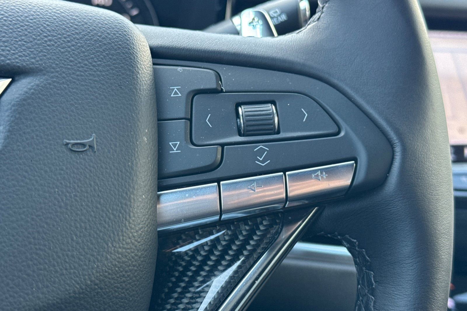 Certified 2025 Cadillac XT6 Sport w/ Technology Package image 35