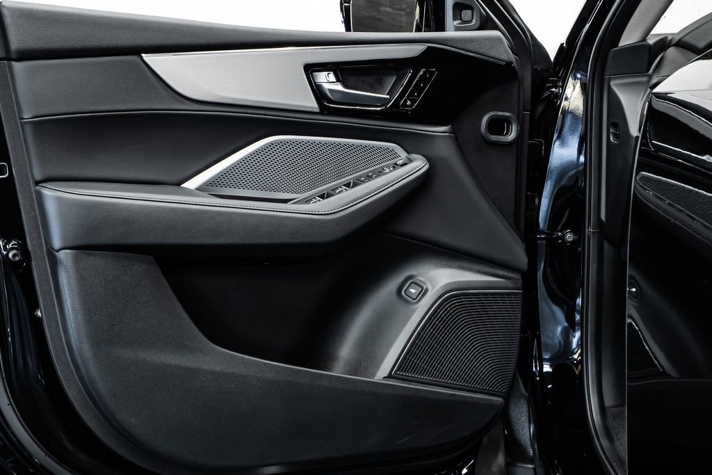 New 2026 Acura MDX SH-AWD image 9
