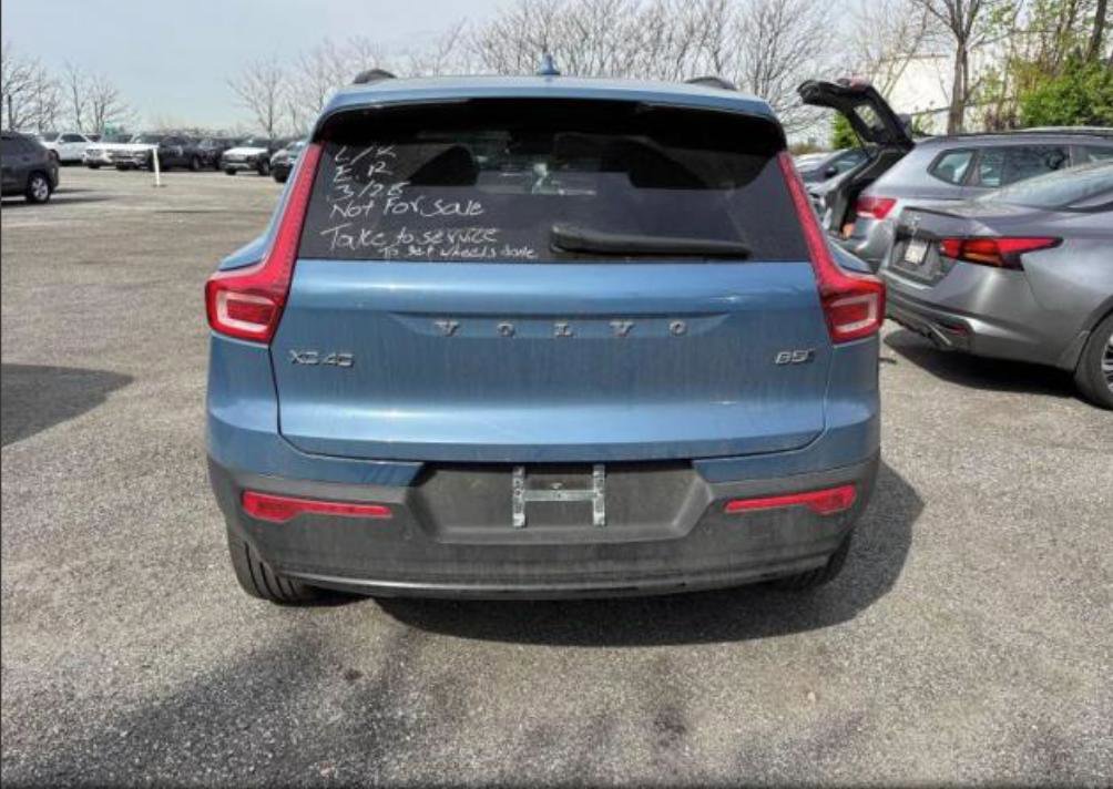 Used 2024 Volvo XC40 B5 Core AWD/4WD image 8