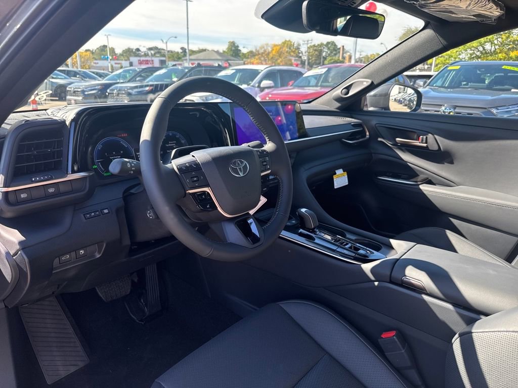 New 2026 Toyota Crown Platinum image 16