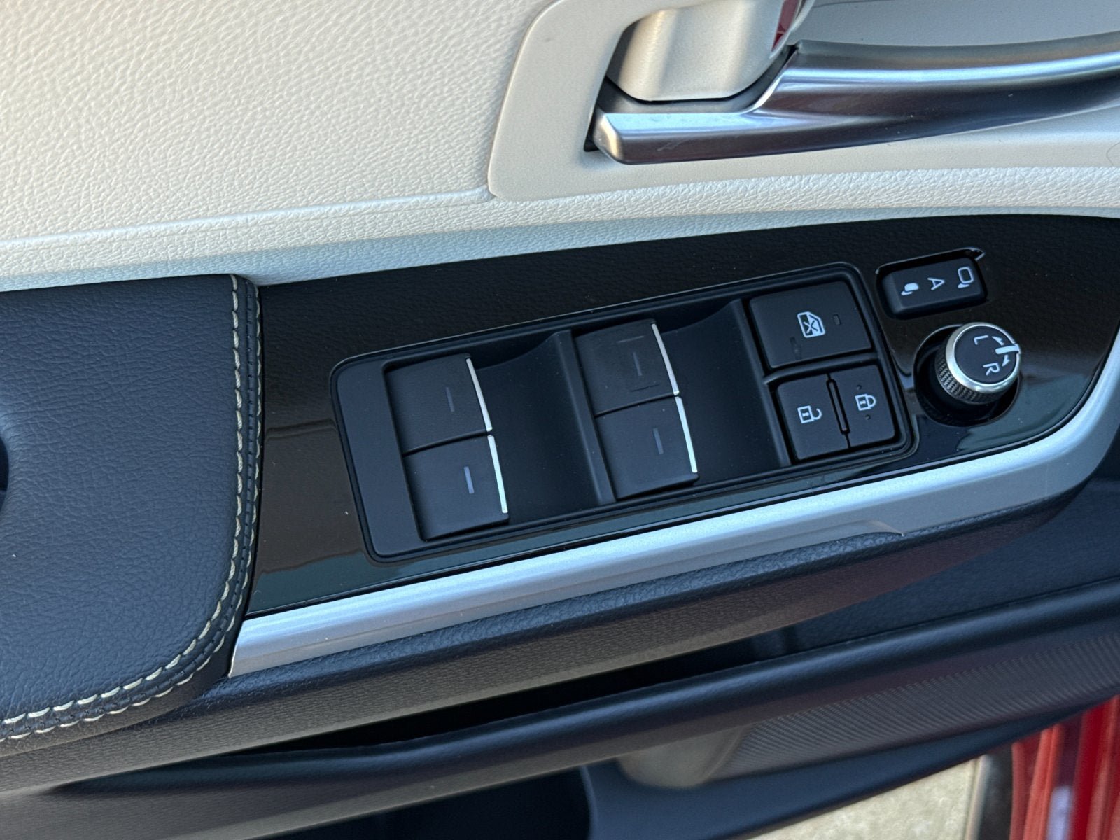 New 2026 Toyota Sienna Platinum AWD/4WD image 14