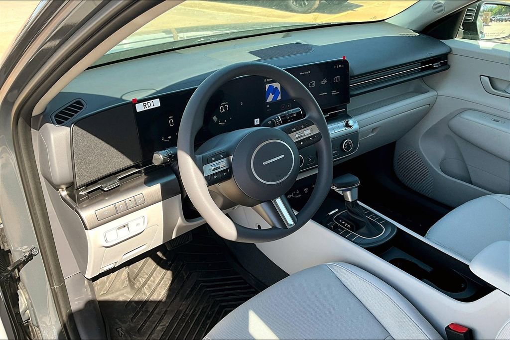 Certified 2025 Hyundai Kona SE AWD/4WD image 17