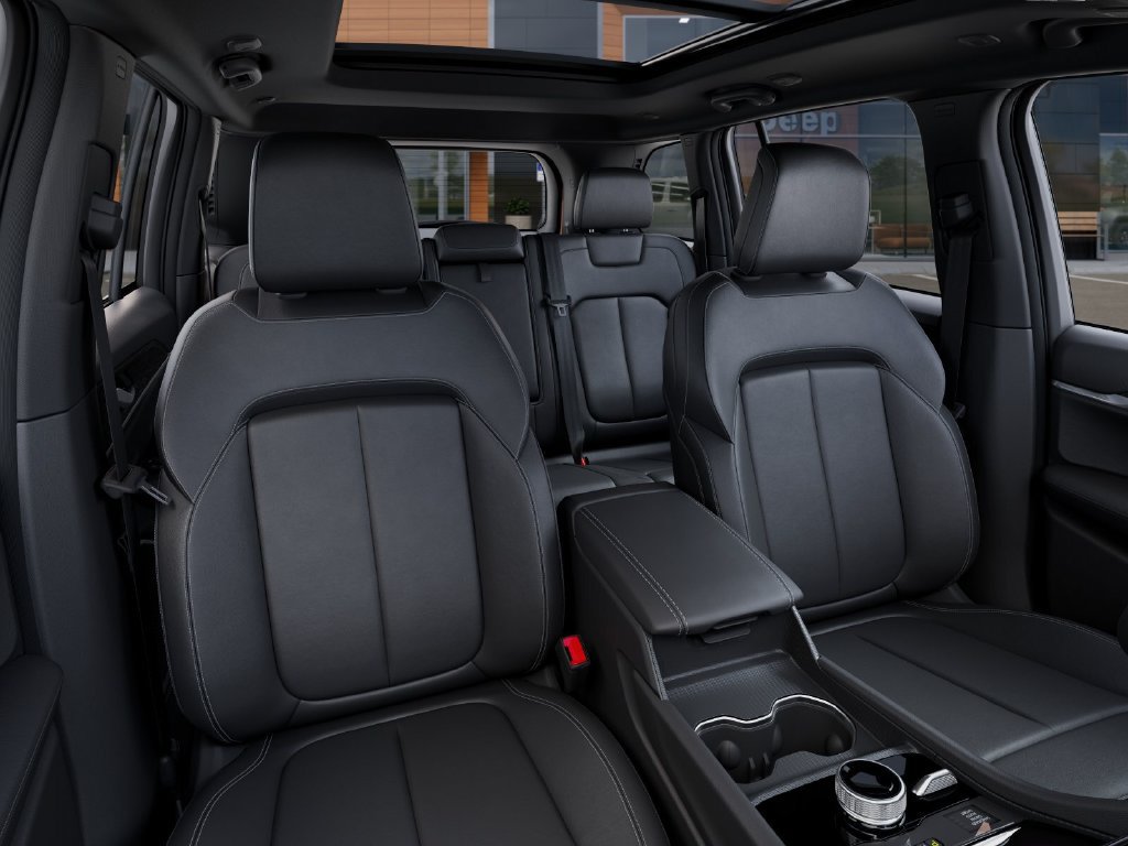 New 2026 Jeep Grand Cherokee Limited w/ Limited Altitude Package AWD/4WD image 17