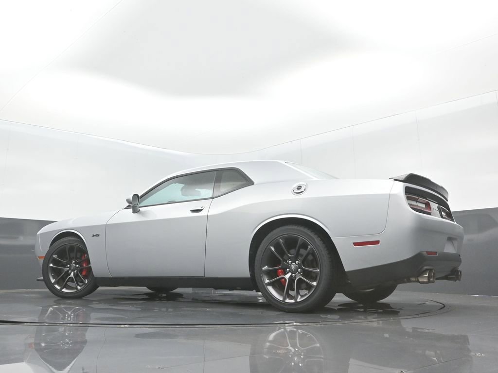 Used 2023 Dodge Challenger R/T w/ Performance Handling Group image 17