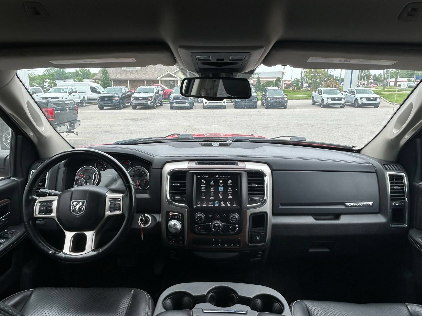 Used 2017 RAM 1500 Laramie AWD/4WD image 11