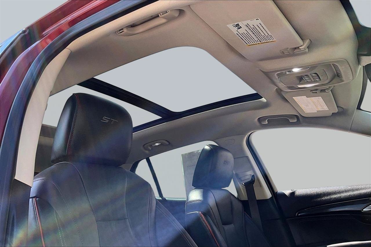 Used 2023 Buick Envision Essence w/ Sport Touring Package AWD/4WD image 29