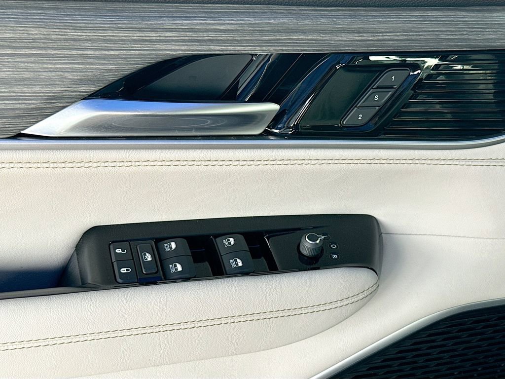 New 2024 Jeep Wagoneer Series II w/ Flexible Seating Group image 17