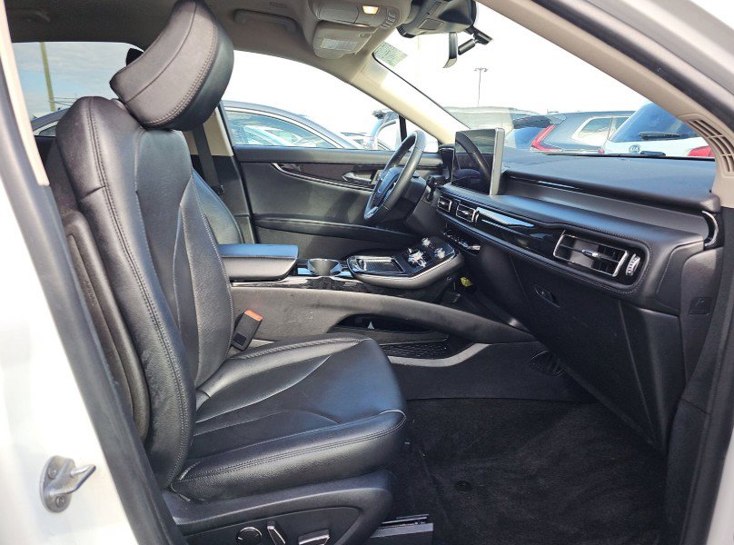 Used 2021 Lincoln Nautilus AWD image 14