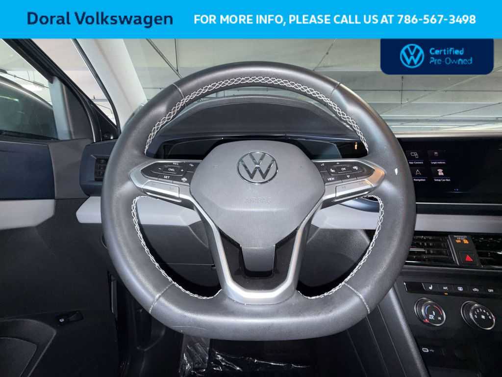 Certified 2022 Volkswagen Taos SE FWD image 15