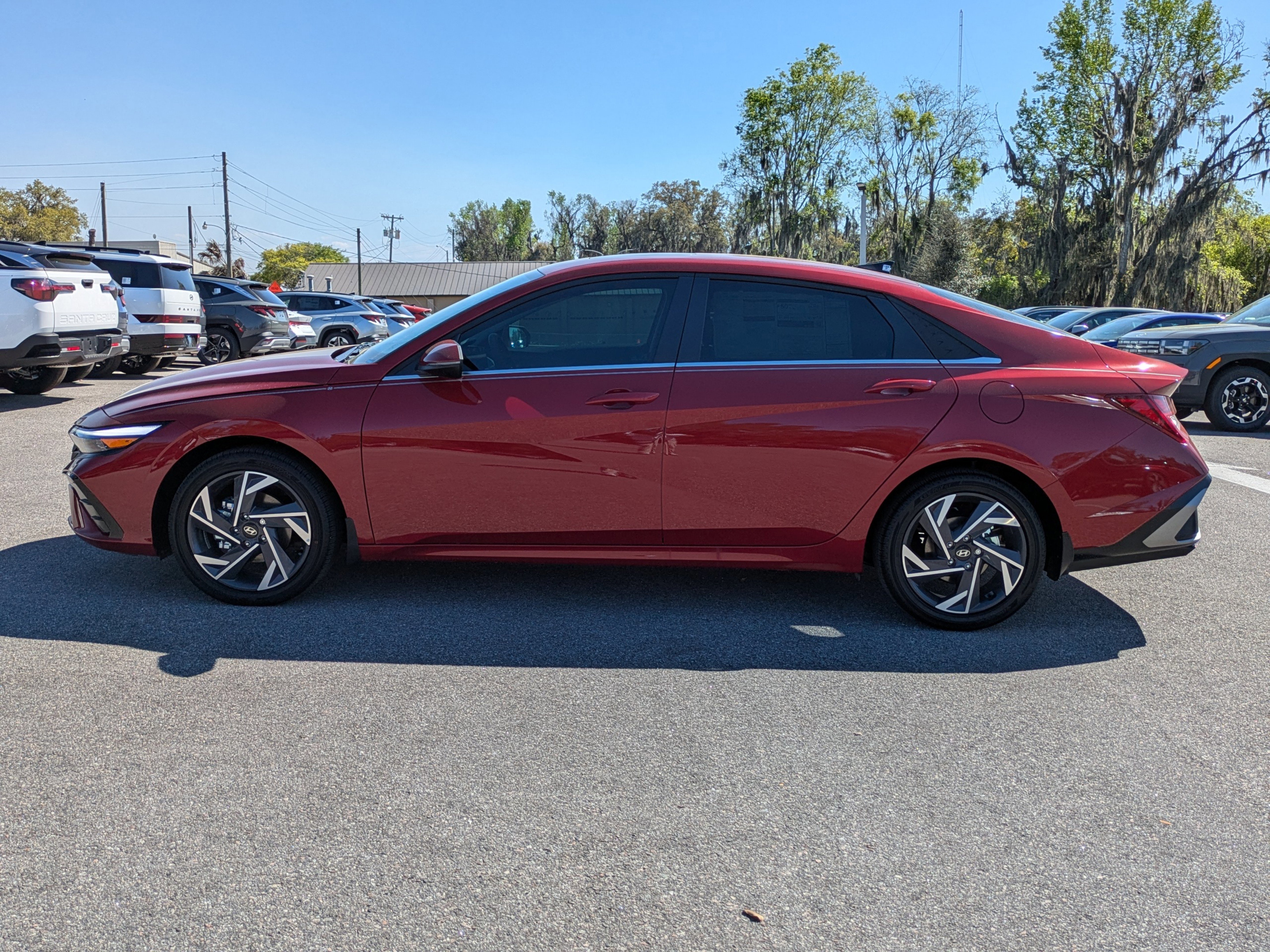 New 2025 Hyundai Elantra Limited image 9