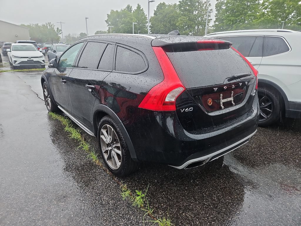 Used 2018 Volvo V60 T5 Cross Country w/ Convenience Package AWD/4WD image 2