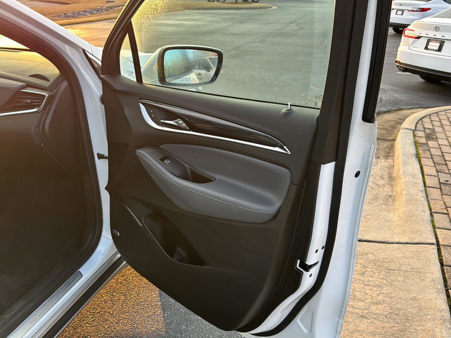 Used 2024 Buick Enclave Premium image 12