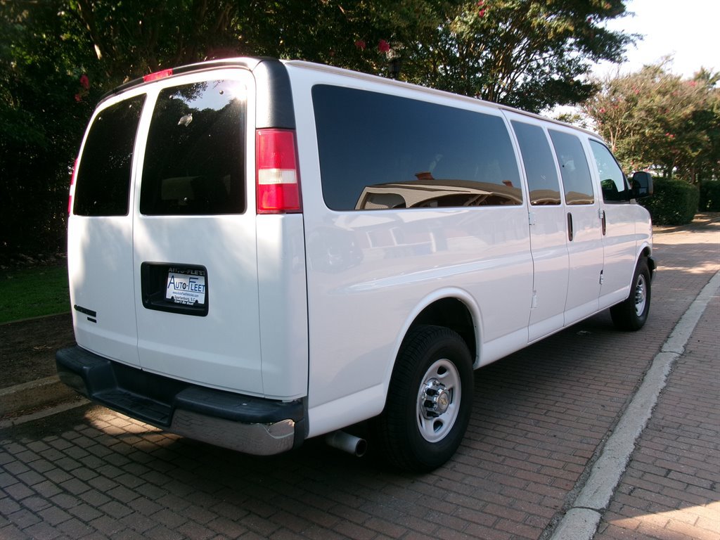 Used 2015 Chevrolet Express 3500 LT w/ LT Preferred Equipment Group RWD image 8