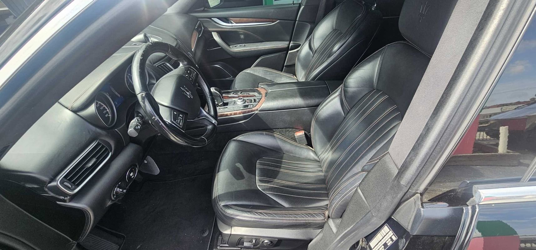 Used 2017 Maserati Levante w/ Luxury Package AWD/4WD image 10