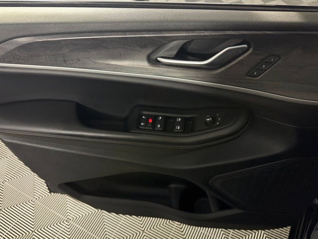 Used 2023 Jeep Grand Cherokee Limited RWD image 27