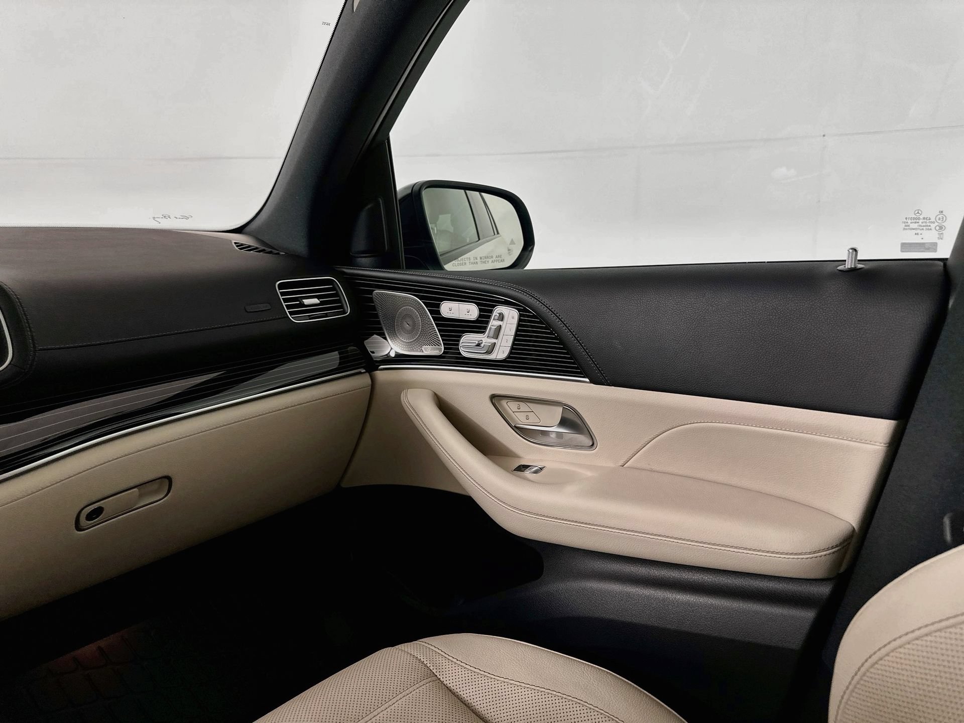 Used 2024 Mercedes-Benz GLE 450e 4MATIC image 26
