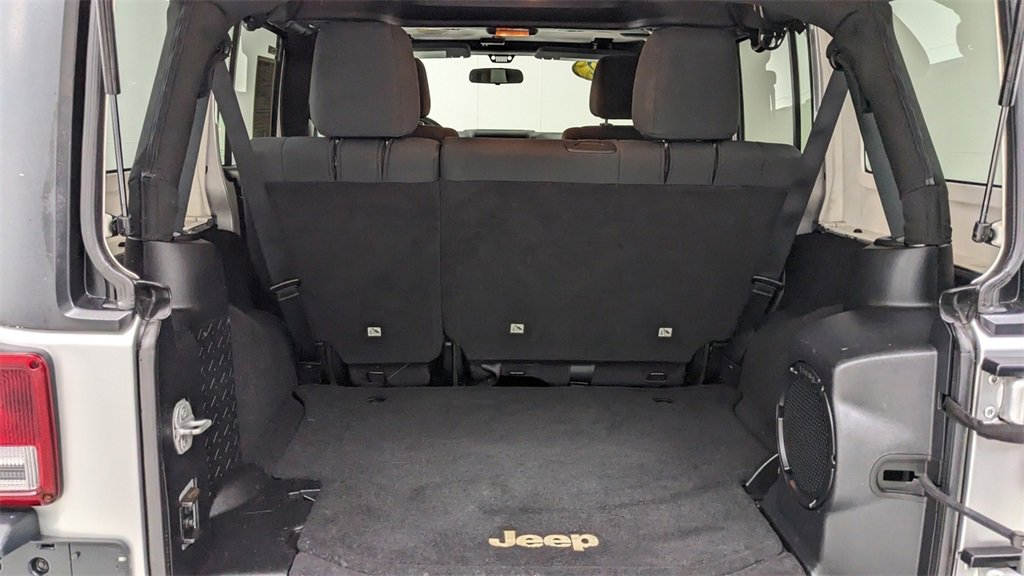 Used 2012 Jeep Wrangler Unlimited Sahara w/ Dual Top Group image 7