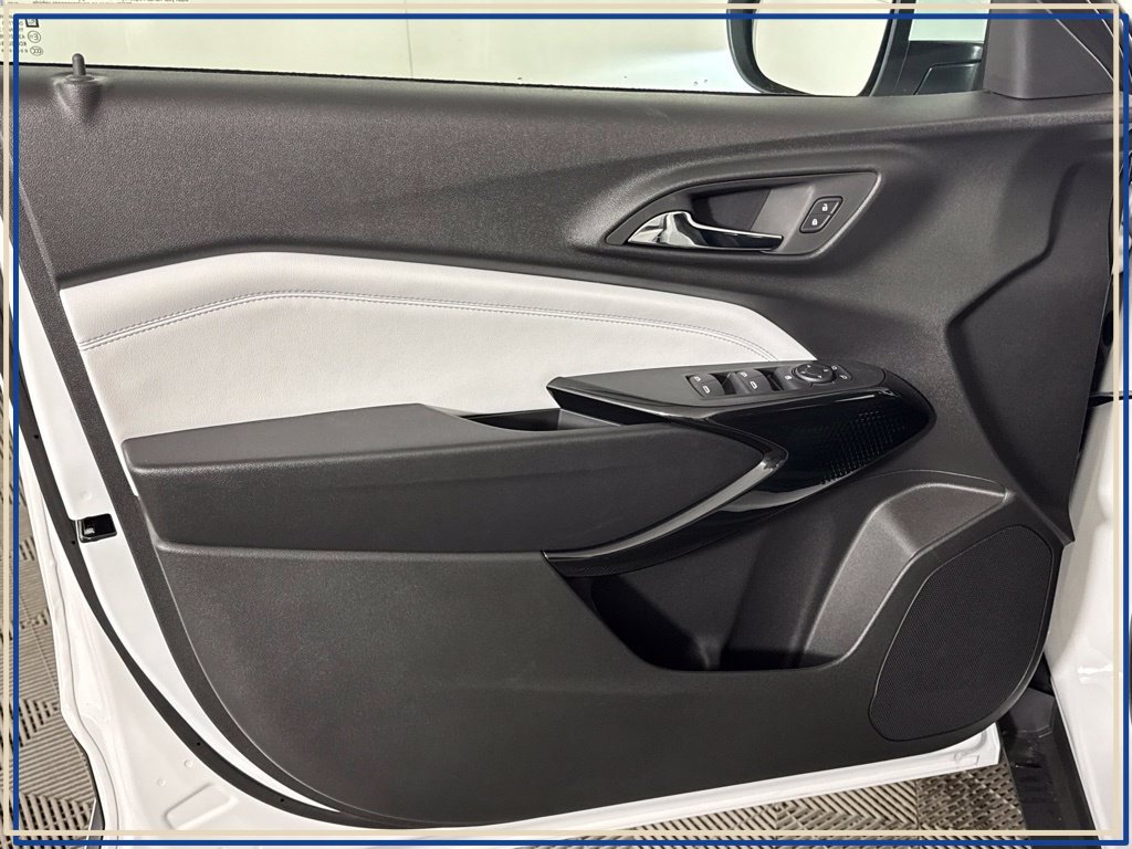 New 2026 Chevrolet Trax LT w/ LT Convenience Package FWD image 26