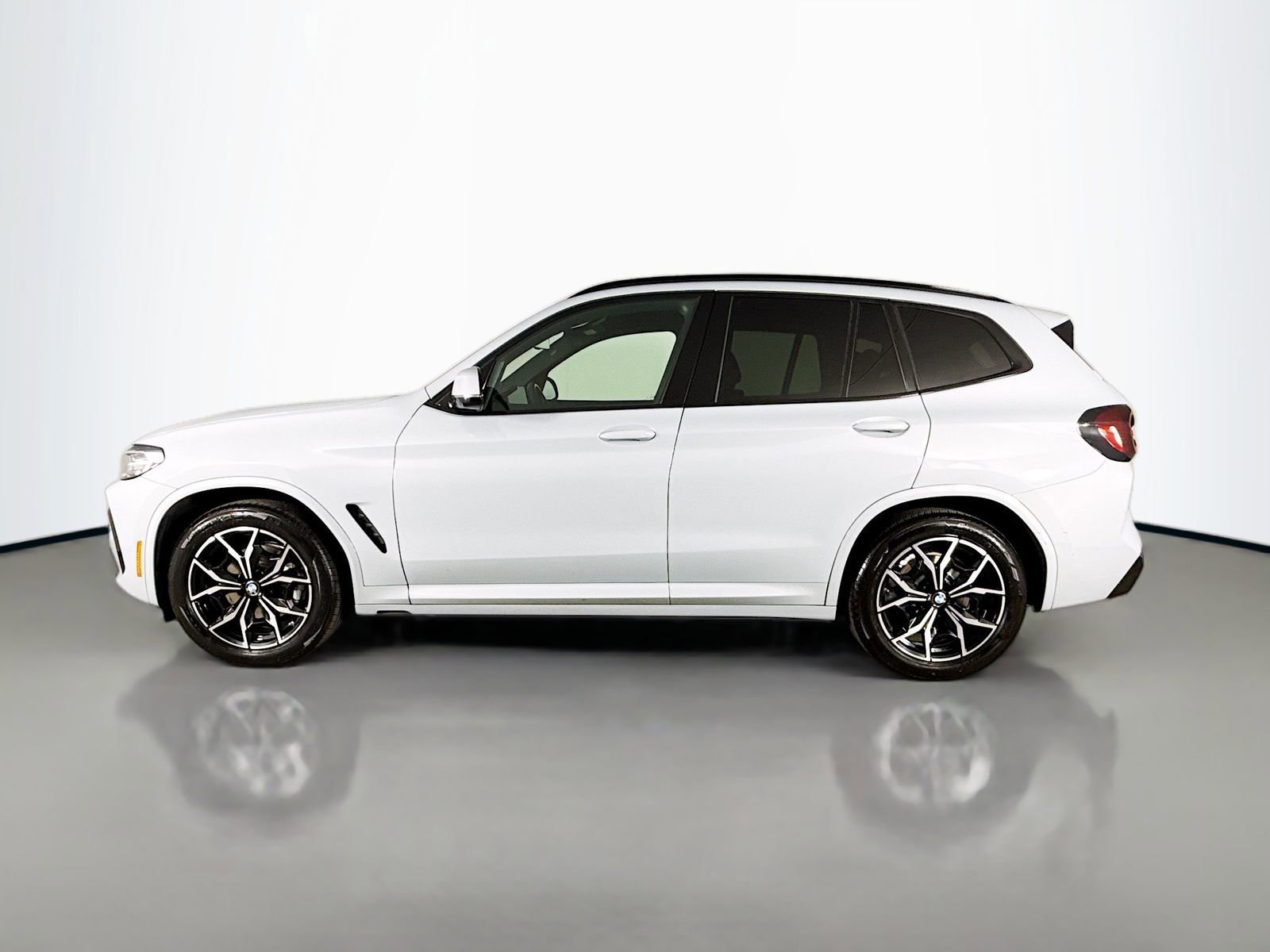 Certified 2023 BMW X3 sDrive30i w/ M Sport Package image 4