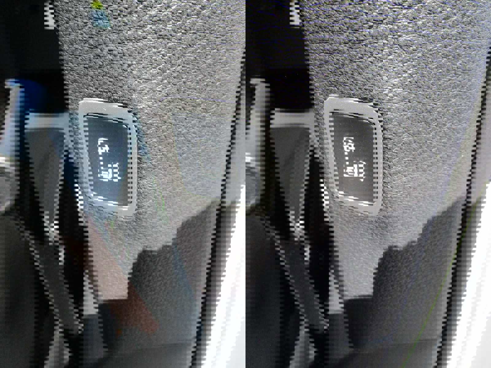 New 2026 Chrysler Pacifica Limited w/ Uconnect Theater Family Group image 17