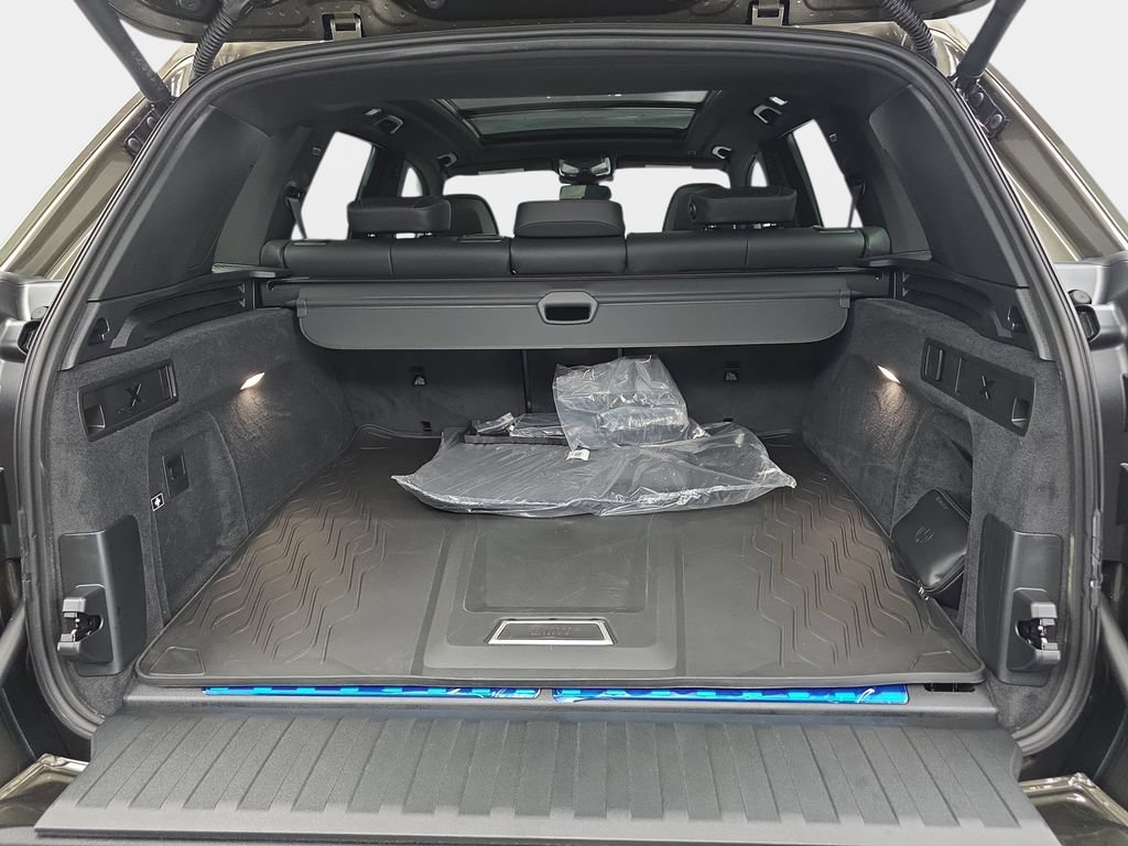 New 2026 BMW X5 xDrive50e w/ M Sport Package AWD/4WD image 12