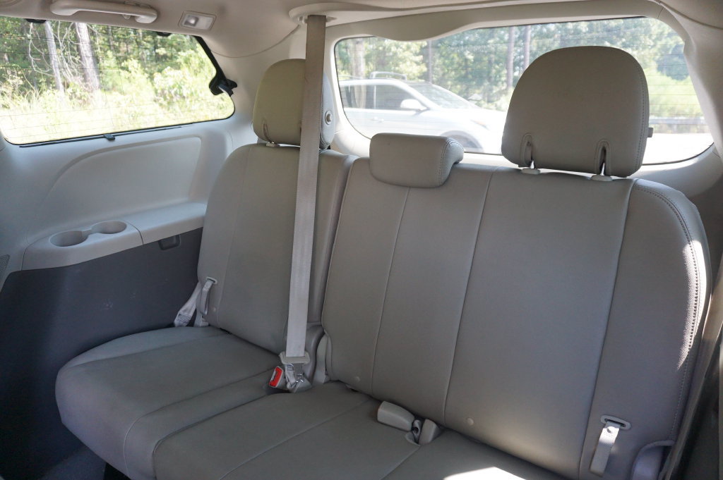Used 2015 Toyota Sienna XLE Premium FWD image 20