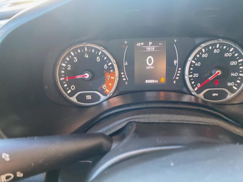 Used 2015 Jeep Renegade Latitude FWD image 10