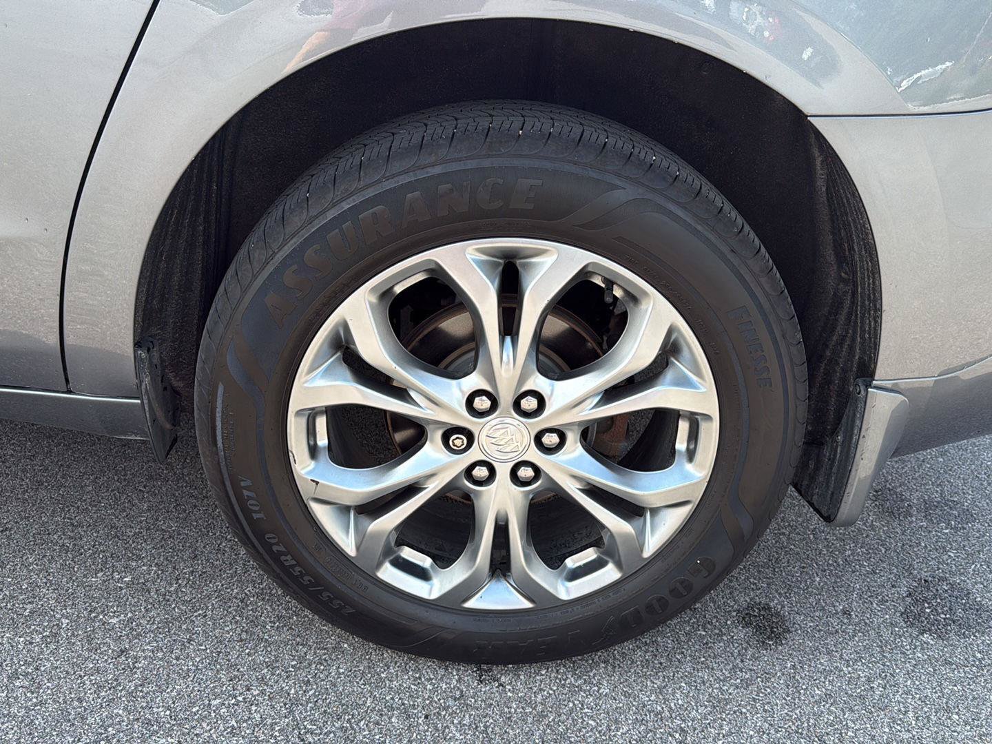 Used 2021 Buick Enclave Avenir w/ Avenir Technology Package AWD/4WD image 17
