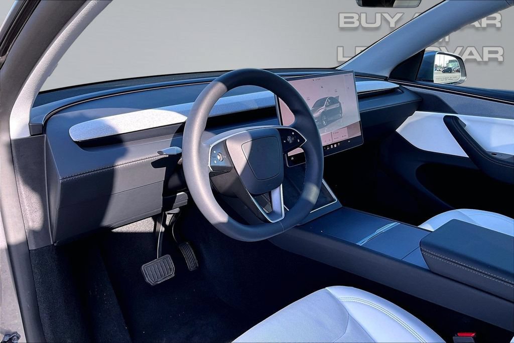 Used 2026 Tesla Model Y AWD image 13
