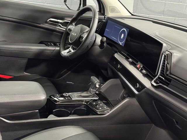 Used 2025 Kia Sportage SX AWD/4WD image 12